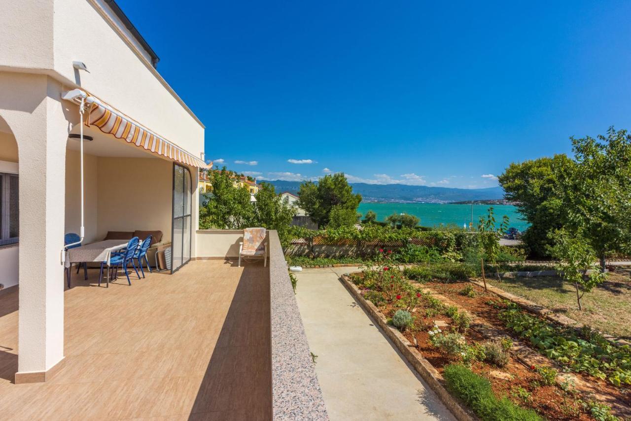 Apartments Star By The Sea Čižići Eksteriør bilde